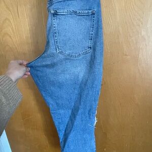 Old Navy Women's Straight Leg Jeans in Medium Blue